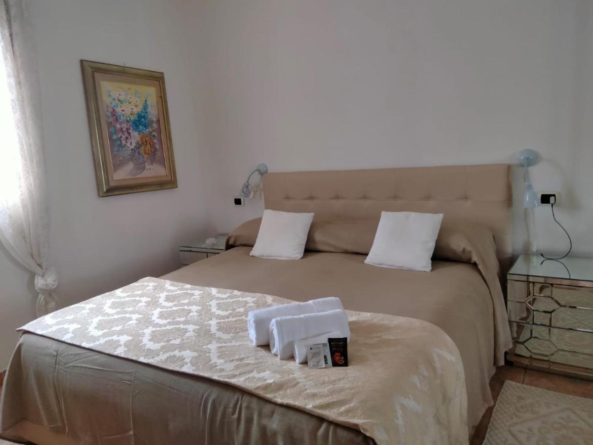 La Casa Dei Fenicotteri Bed and Breakfast Olbia Exteriör bild